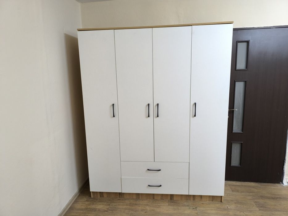 Продам шкаф для спальни новый,