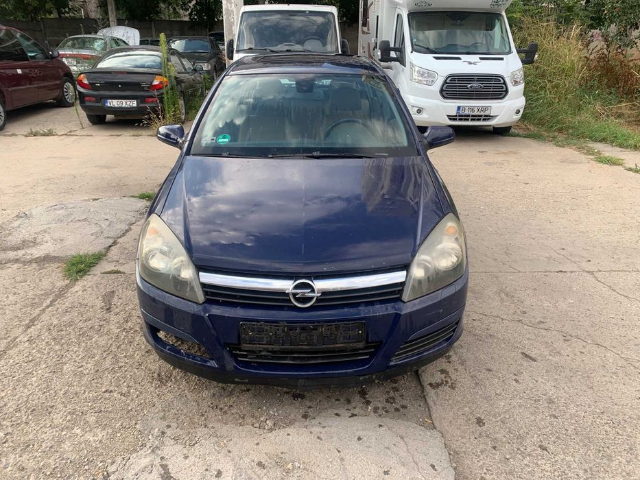 Dezmembrez Opel Astra H 2006 hatchback 1.7