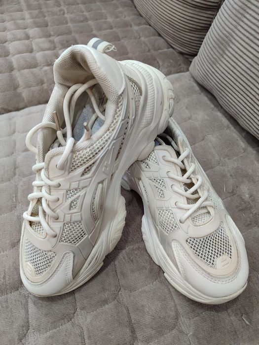 Лоферы, туфли, кроссовки