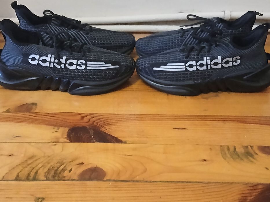 Маратонки ADIDAS
