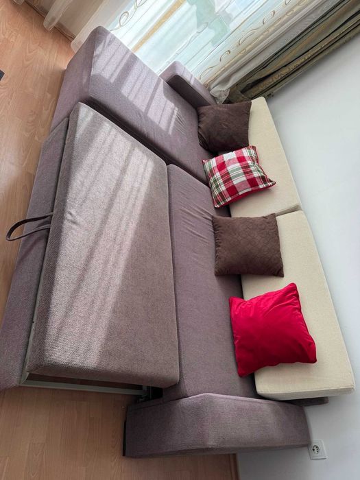 Продавам използван ъглов диван с функция спалня