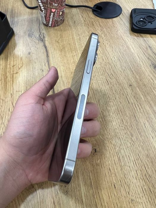 15 про макс 256 гб е сим натурал титаниум продаеться