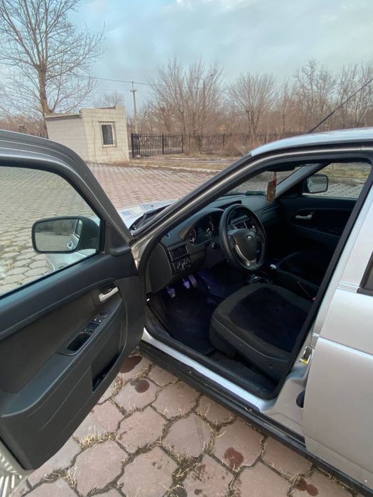 Приора 21072 хэтчбек 2014год