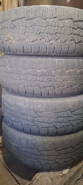 Продам летнюю резину 215/65/R16