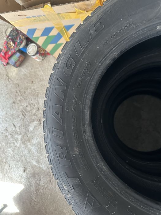 Зимние шины комплект ездили месяц почти новый