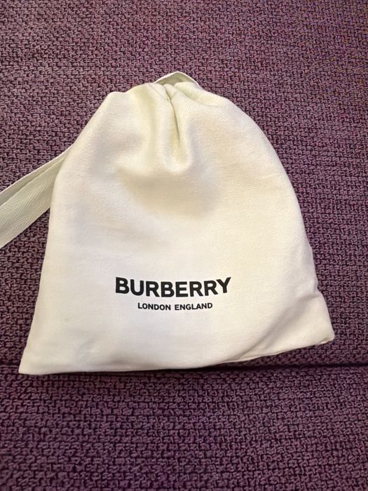 Оригинален колан Burberry – закупен на 13.05.26г от Италия от Италия, 100% автентичен
