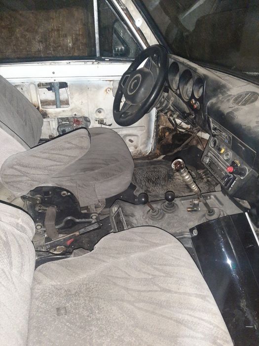 Продам ниву 2122