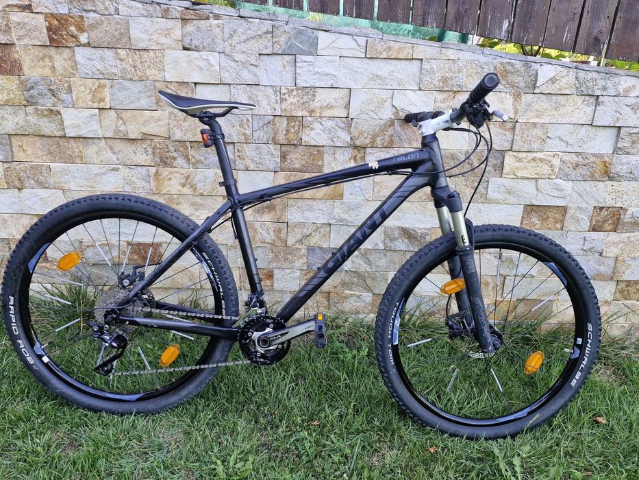 Giant Talon L | Transmisie Shimano XT/SLX | Furcă RockShox | Roti 27.5