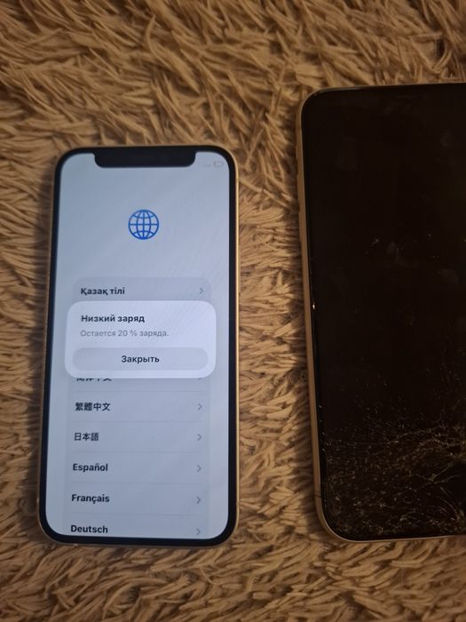 Продам два айфона на запчаси