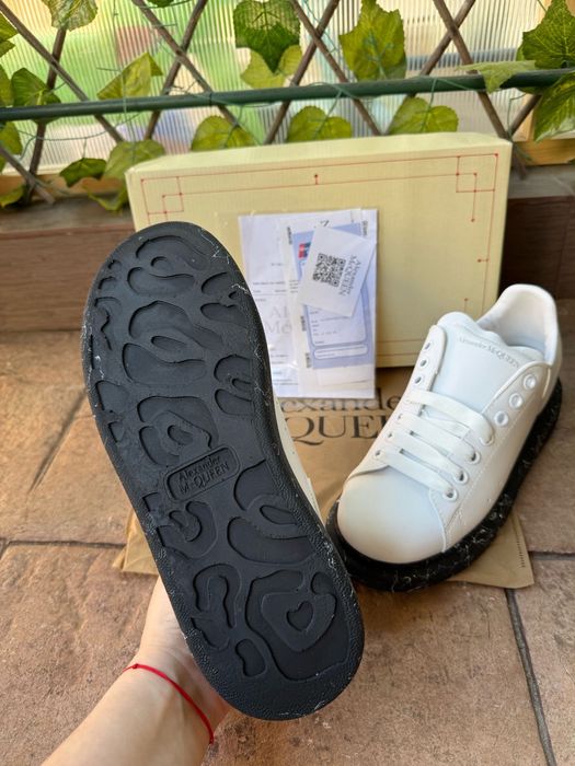 Alexander MCQ U E E N produs nou PREMIUM