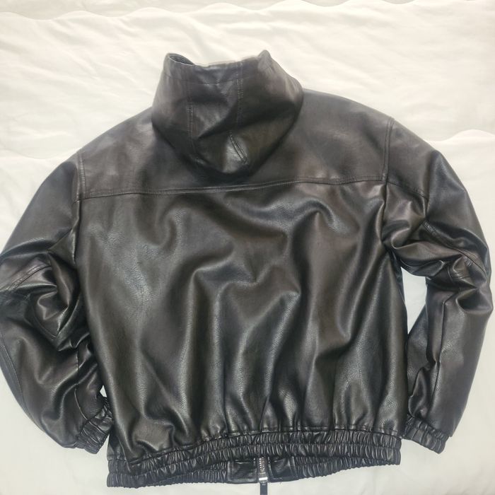 Дамско кожено яке Bershka - модерно, като ново