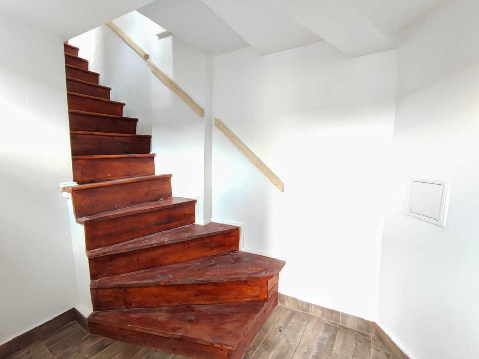 Proprietar inchiriez apartament 2 camere, central, in vila la curte, sector 1, str Maramures, 58 mp, la 5 min de piata Victoriei si Gara de Nord.