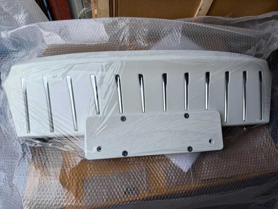 Решетка радиатора на Хончи HONGQI E-QM5 21-