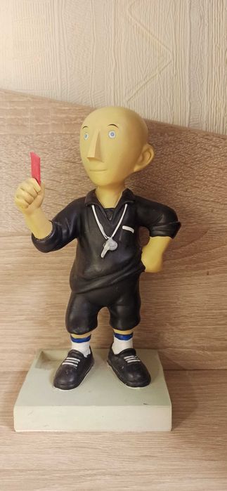 Статуетка Пиерлуиджи Колина, футболен съдия