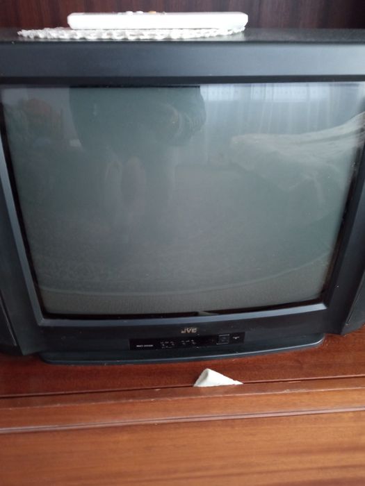 Телевизор 21 инч.2 бр.