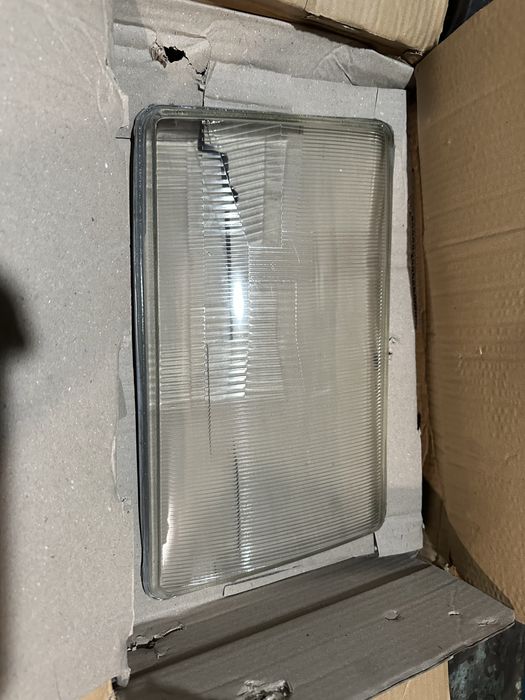 Продам запчасти на 124 мерседес.