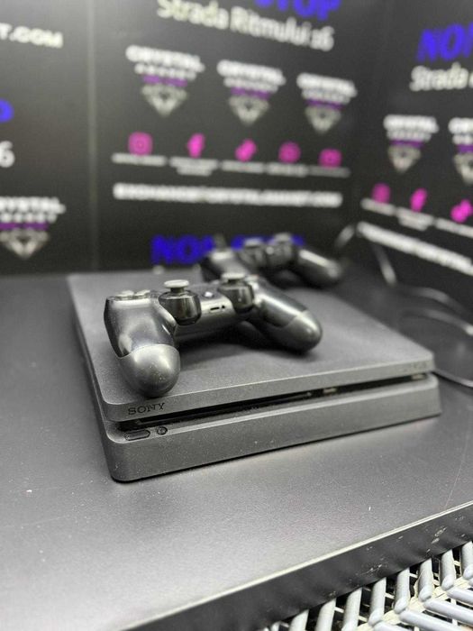 PlayStation 4 Slim 1Tb / 2 manete