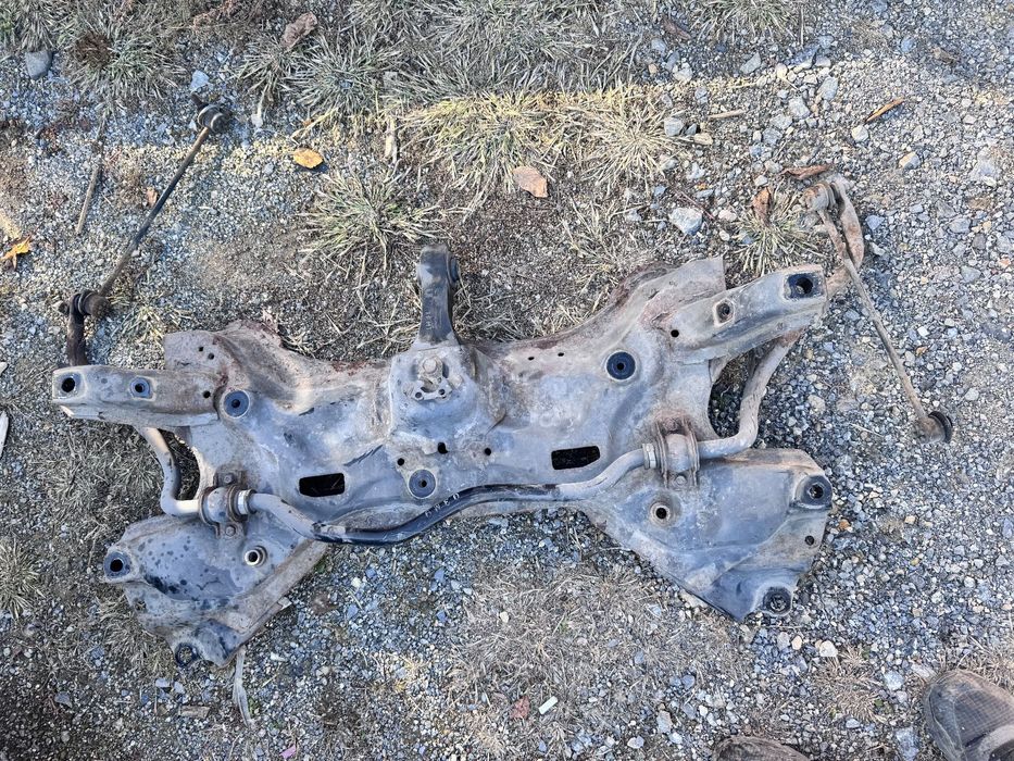 Продавам преден мост за Honda Jazz (2010)