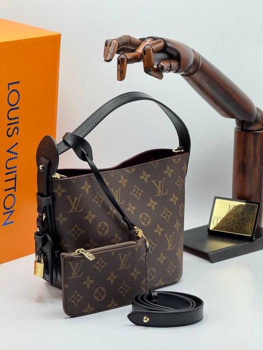 Geanta Louis Vuitton noua !!! Dimensiuni 28/18 !!!