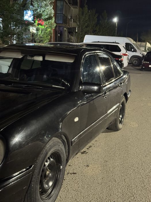 Мерседес лупарик w210
