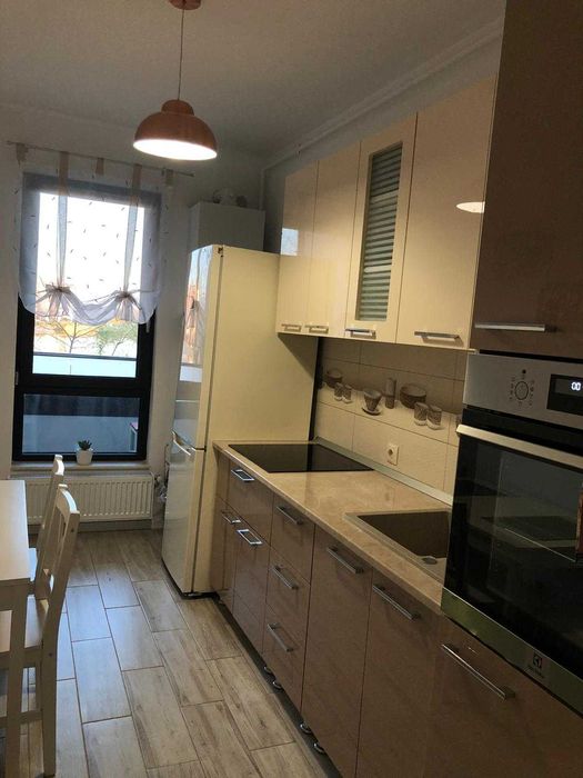 PF inchiriez ap 2 cam zona Iulius Mall