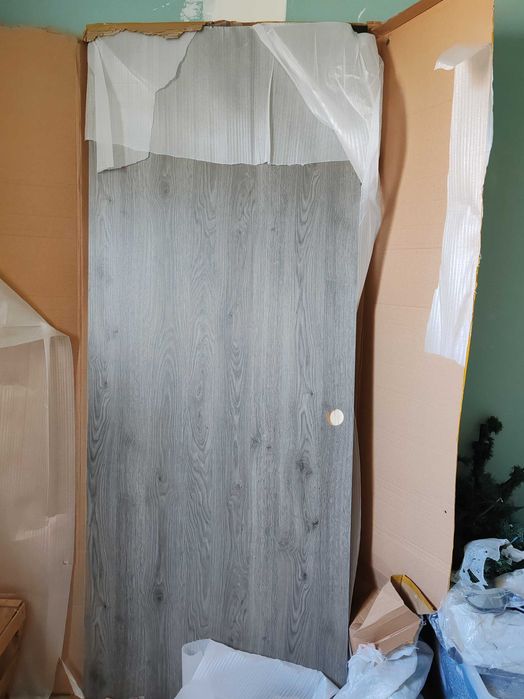 Vând ușa lemn culisantă