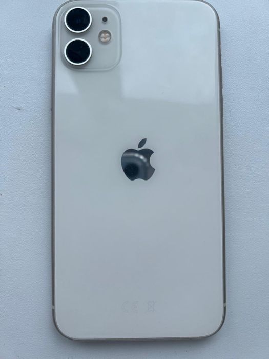 Продам Айфон 11 в отличном состоянии