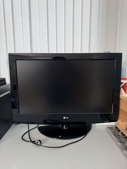Телевизор LG в хорошем состоянии