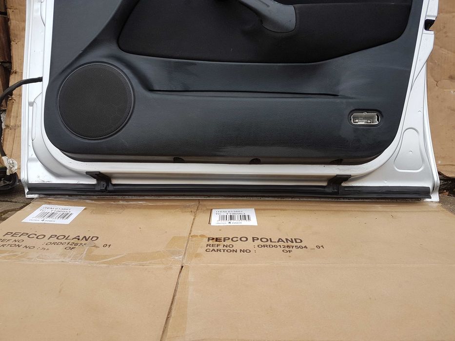 Usa completa fata partea dreapta VW Golf Combi, culoare LA7W,