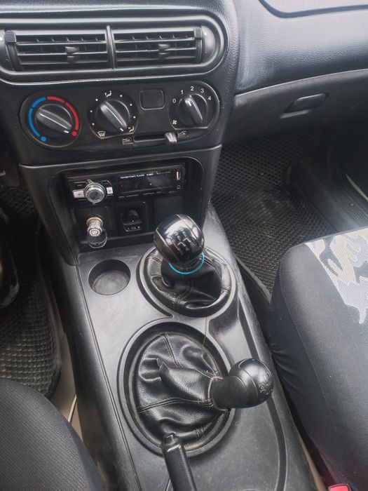 Продам  машину..