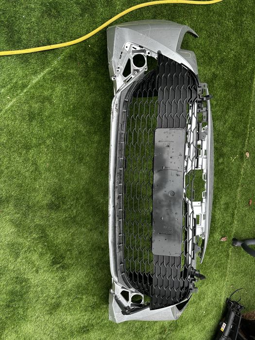 Bară față grilă inferioară toyota corolla e21.break.