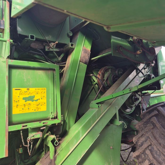 Combina John Deere 1075