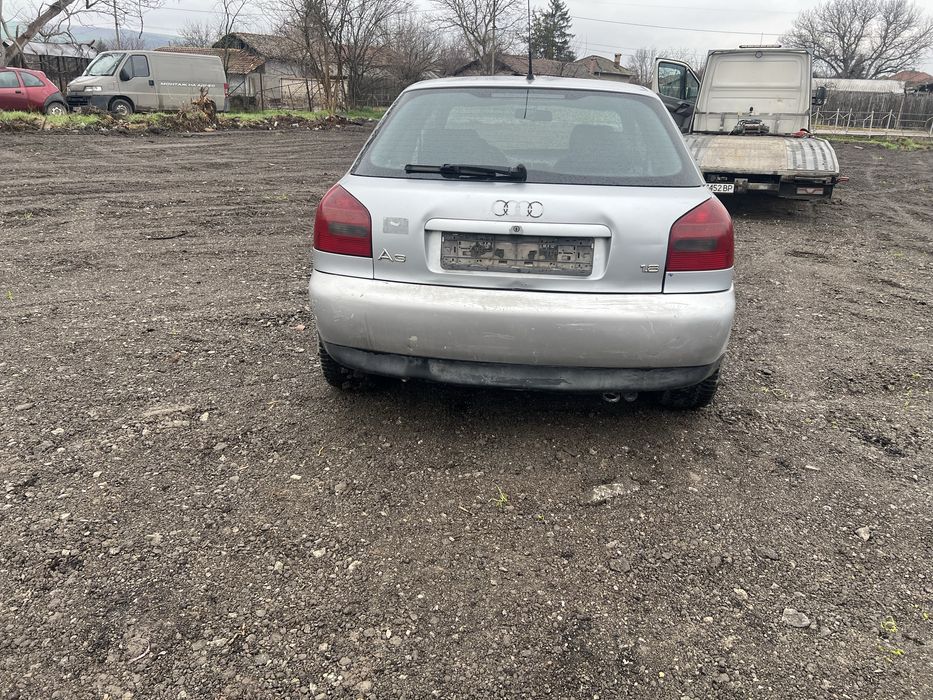 Ауди а3 8л 1.8 125 к.с само на части