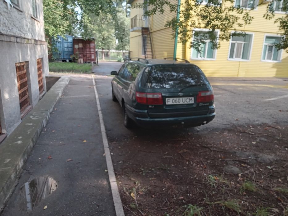 Carina E универсал