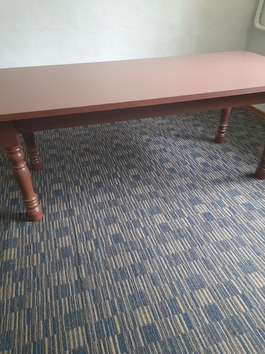 Продаётся стол 2м