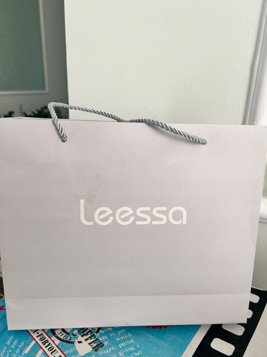 Планшет продам 2-х симчетый.