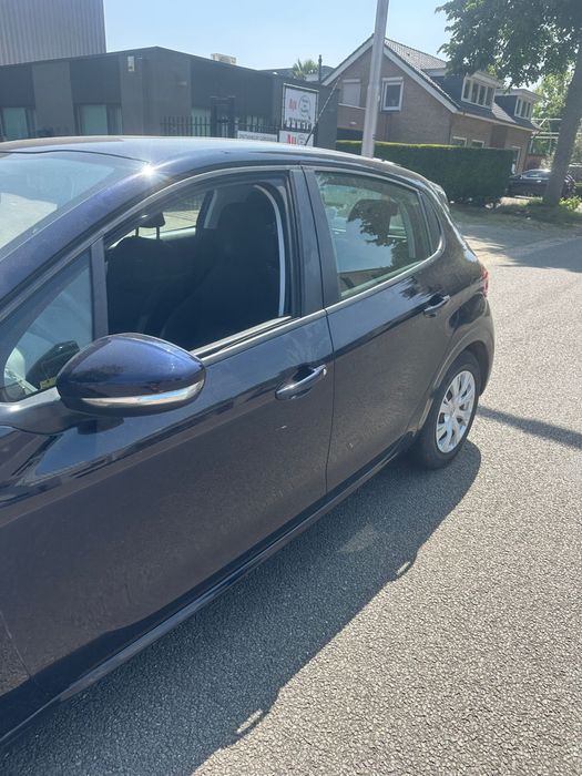 Peugeot 208 dezmebrez ! Nu mai am eleronul !