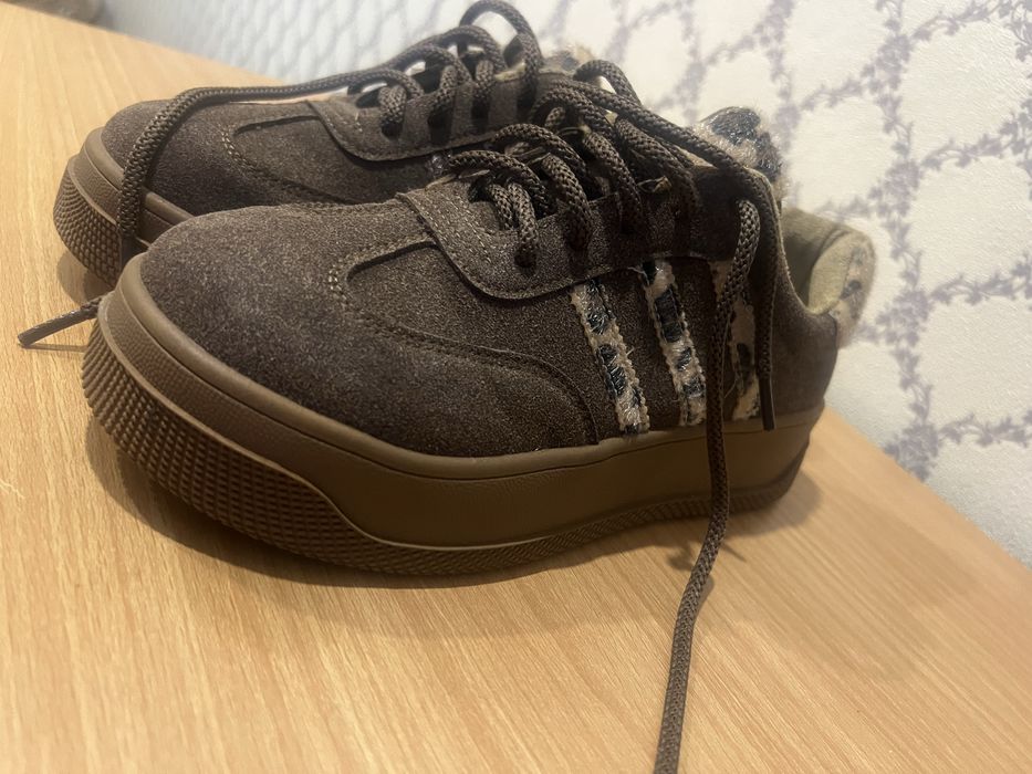 Продам кроссовки