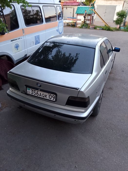 Бмв е 36           в хорошем состояний