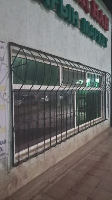 Терезе торымен бірге сатылады