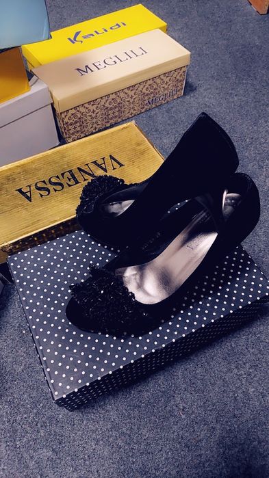 Tufliklar Ayolar uchun