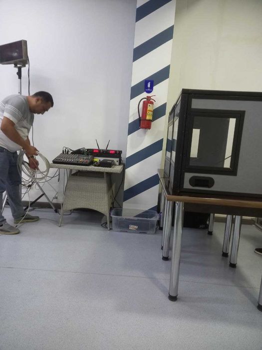 Команда профессиональных синхронных переводчиков.uz+оборудование