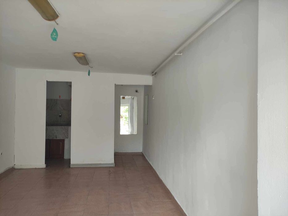 Дава се под наем Магазин в Пловдив, Въстанически - 20 кв.м за 178.5 € - Снимка #6