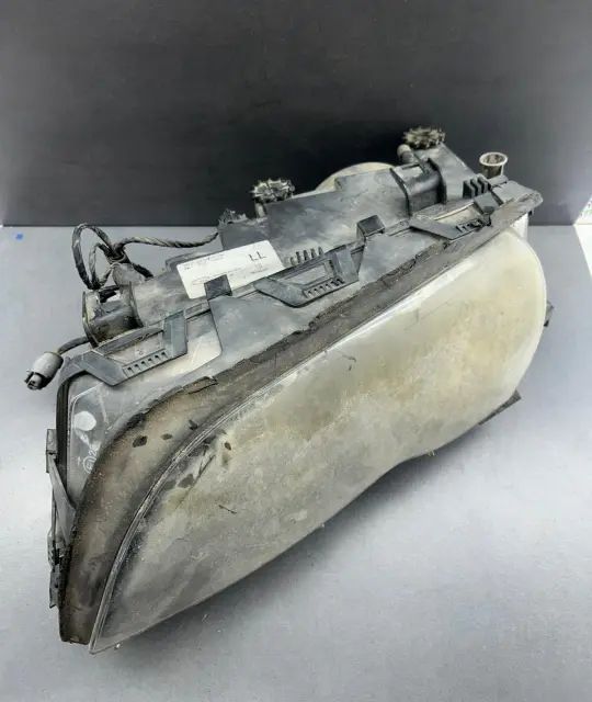 Far stanga BMW Seria 3 2003 325i AT (192 hp)