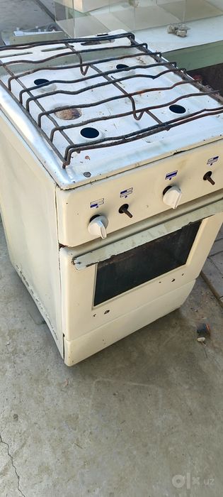 Газовая плита б/у (с решёткой и конфорками)