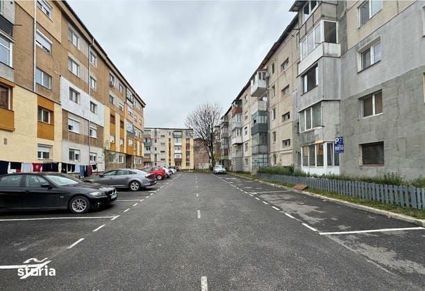 Hunedoara, Apartament-3 camere, 51 mp utili, etaj 3/4.