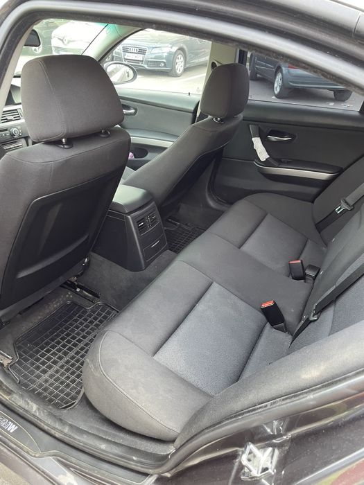 Vând BMW e 90 an 2008