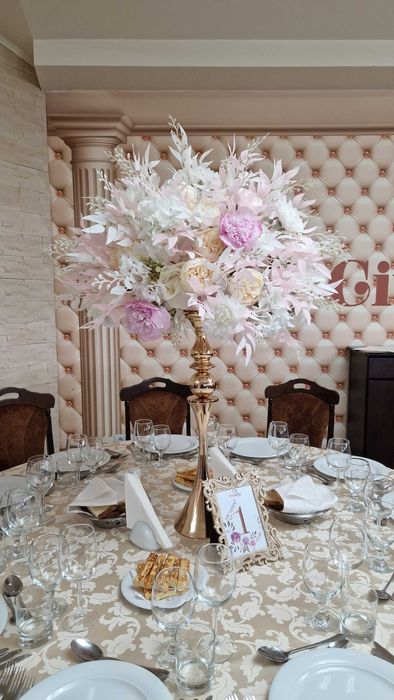 Suporti pentru aranjamente evenimente