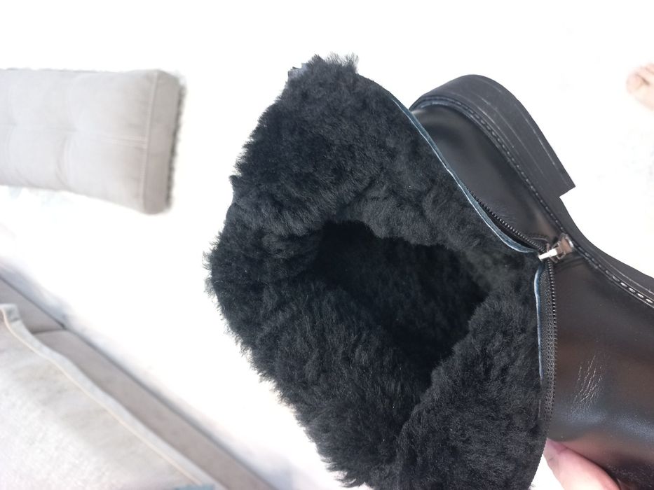 Продам ботинки новые