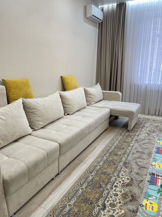 Продается Диван 4 м